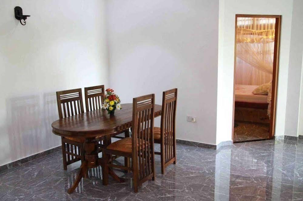 Coral Palm Villa And Apartment Унаватуна Екстериор снимка
