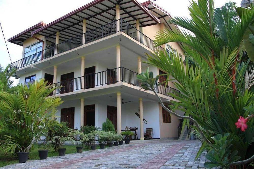 Coral Palm Villa And Apartment Унаватуна Екстериор снимка